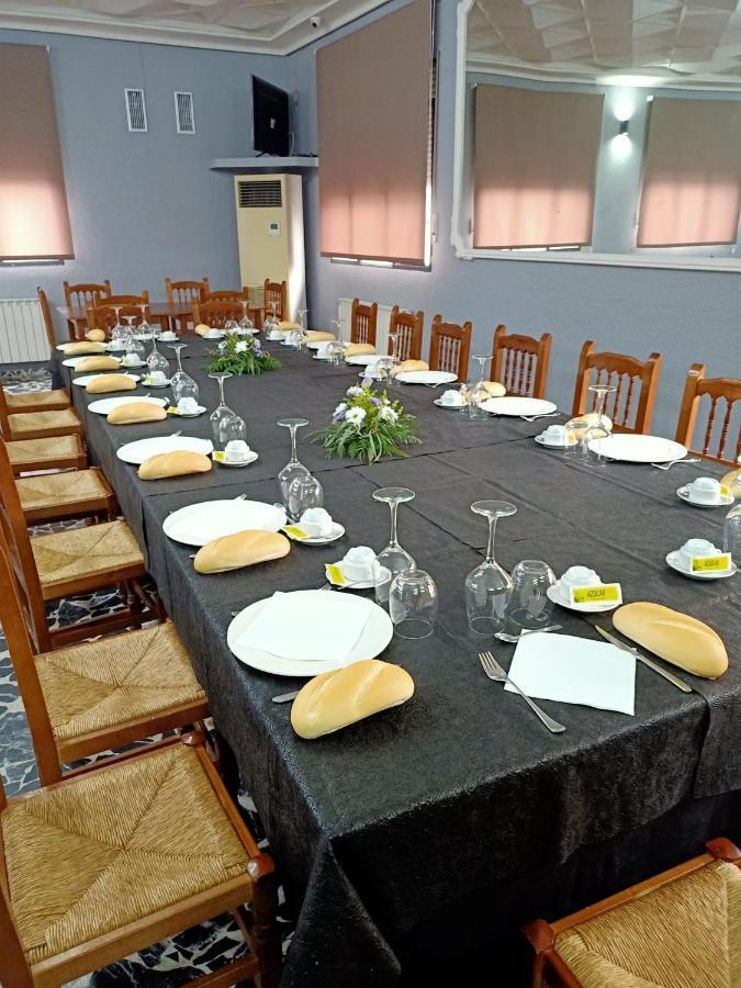 Restaurante & Hostal El Volante Moraleja Bagian luar foto