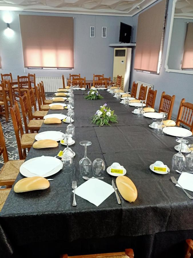 Restaurante & Hostal El Volante Moraleja Bagian luar foto